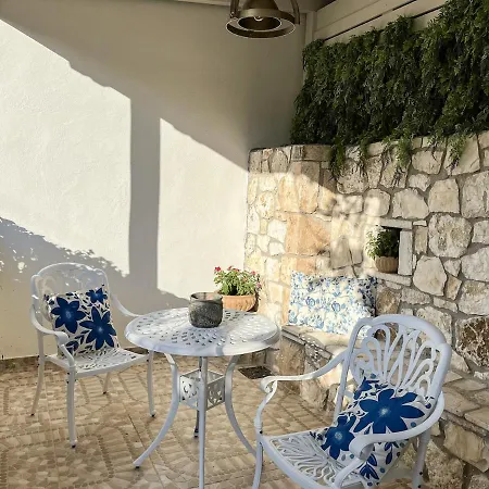 Reginas -blue Flower Little In The Heart Of Fiscardo דירה