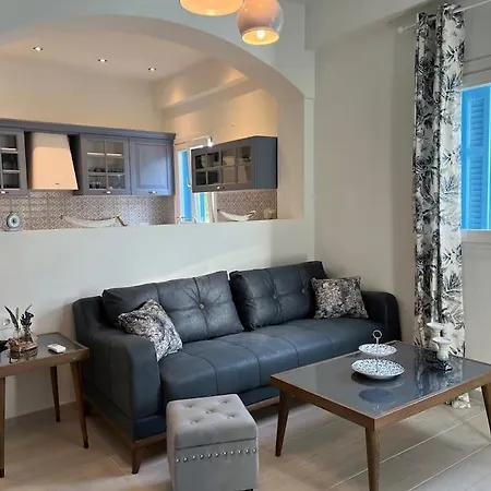 Reginas & Apartments- Blue Flower Apartament Fiskardo