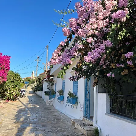 Reginas -blue Flower Cozy Little In The Heart Of Fiscardo * Fiskardo