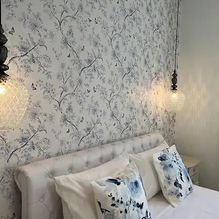 Reginas & Apartments- Blue Flower Apartman Fiszkárdo